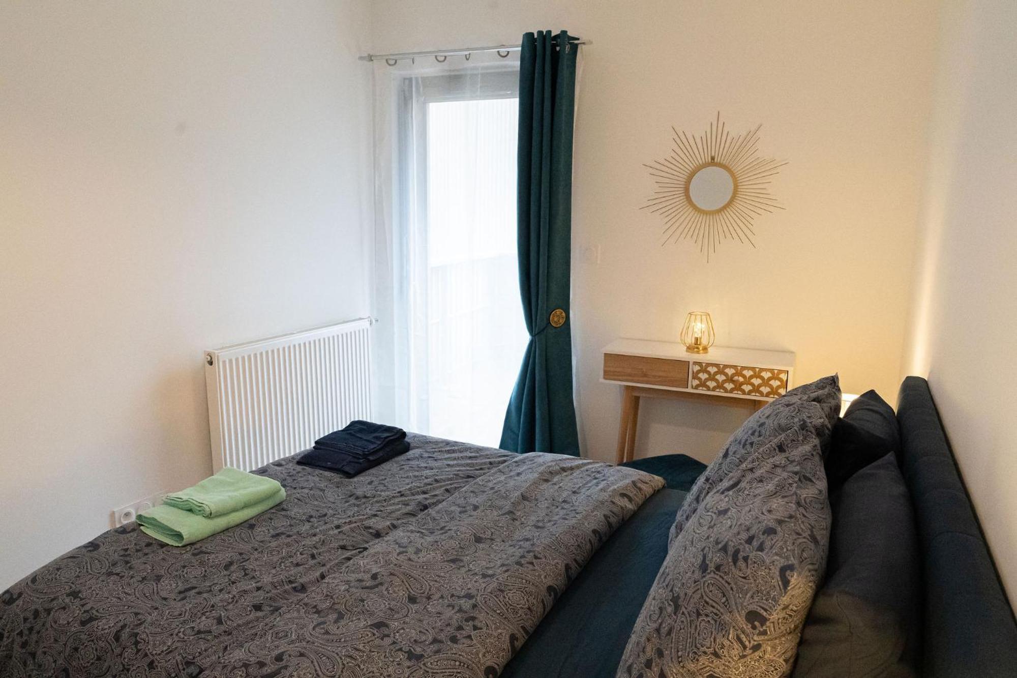 Appartement 3 Etoiles Pour 4 Personnes Bordeaux Luaran gambar